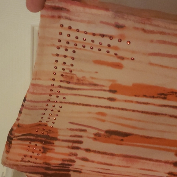 Pink Dressy top with pink studs at shoulder - Picture 3 of 6